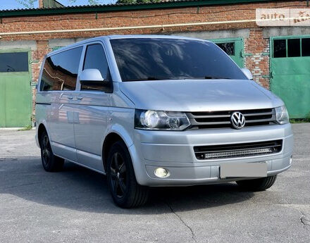 Volkswagen Multivan 2012 года