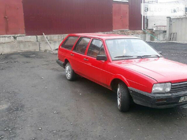 Volkswagen Passat B2 1987 року