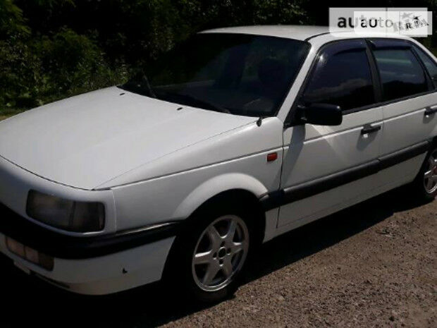 Фольксваген Пассат Б3 1989 року Volkswagen Passat B3 1989 року