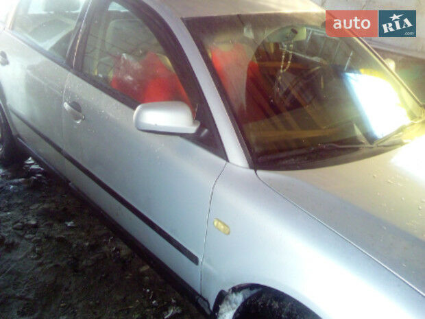 Фольксваген Пассат Б5 1998 року Volkswagen Passat B5 1998 року