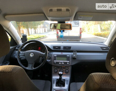 Фото на відгук з оцінкою 4.4   про авто Volkswagen Passat B6 2008 року випуску від автора “Андрій Гаврилюк” з текстом: Ідеальний стан, лише гнилі передні крила, рідний пробіг.Задоволенеий продажею