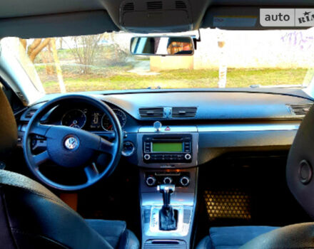 Volkswagen Passat B6 2010 року - Фото 2 автомобіля