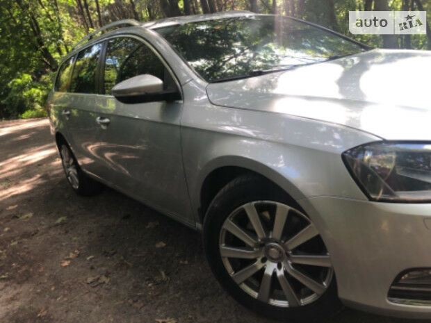 Volkswagen Passat B7 2012 року