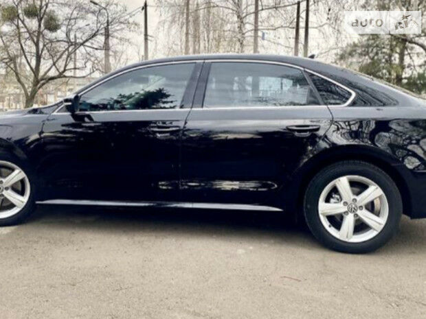 Volkswagen Passat B7 2013 року