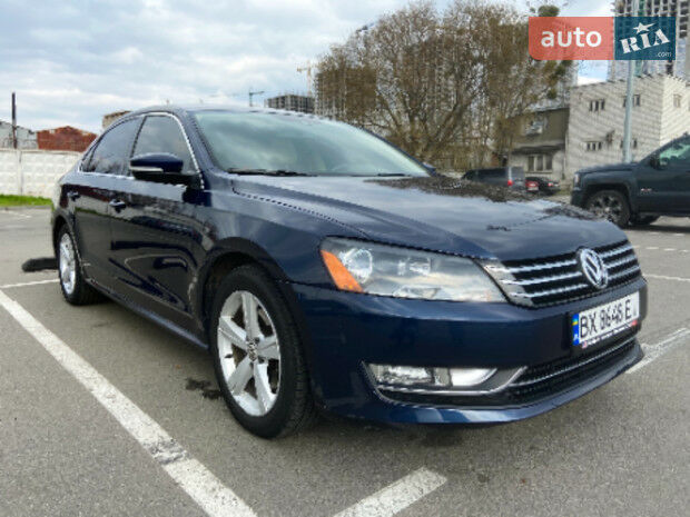 Volkswagen Passat B7 2012 року