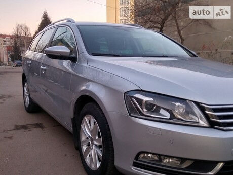 Volkswagen Passat B7 2011 року