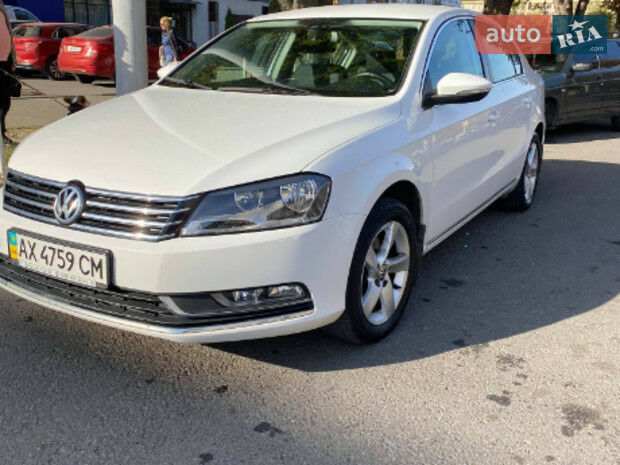 Volkswagen Passat B7 2011 року