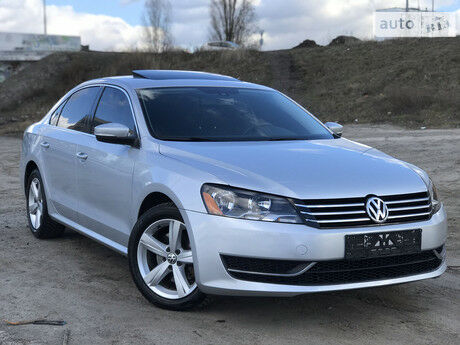 Фольксваген Пассат Б7 2012 року Volkswagen Passat B7 2012 року