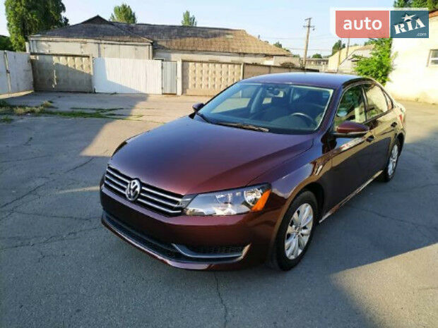 Volkswagen Passat B7 2012 года