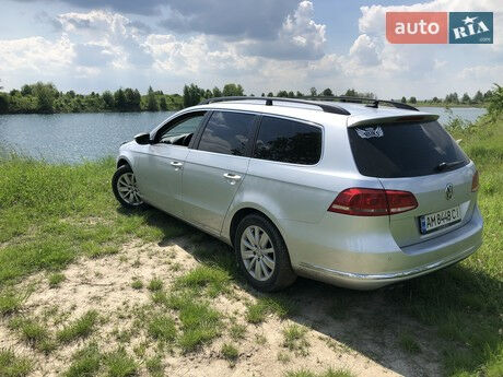 Фольксваген Пассат Б7 2012 року Volkswagen Passat B7 2012 року