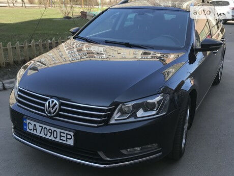 Фольксваген Пассат Б7 2012 року Volkswagen Passat B7 2012 року
