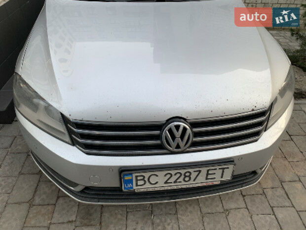 Фольксваген Пассат Б7 2011 року Volkswagen Passat B7 2011 року