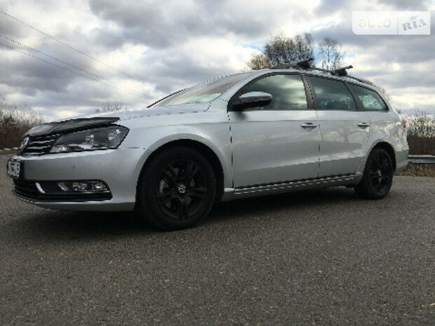 Volkswagen Passat B7 2012 року