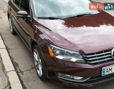 Volkswagen Passat B7 2012 року