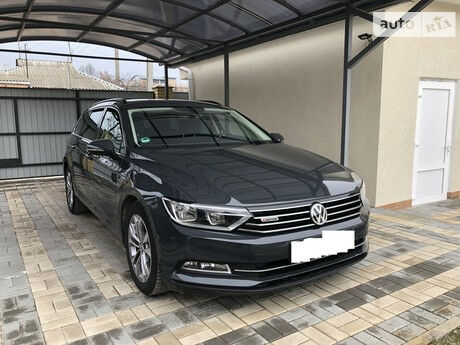 Volkswagen Passat B8 2015 року