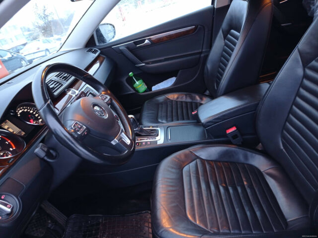 Volkswagen Passat 2012 року