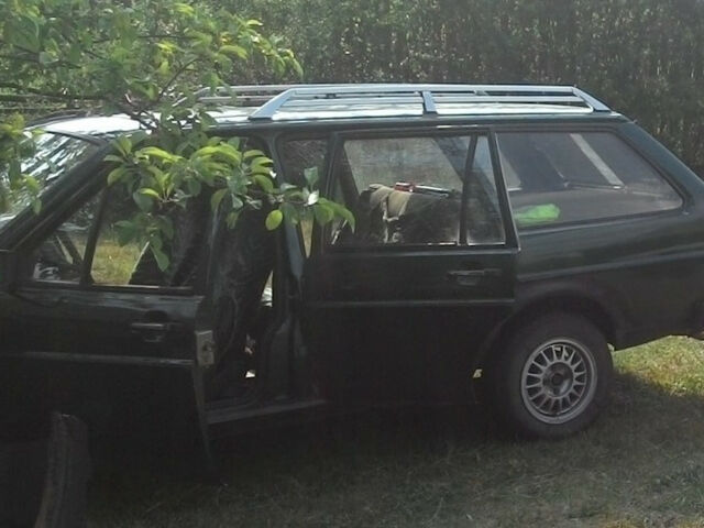 Фольксваген Пассат 1987 року Volkswagen Passat 1987 року