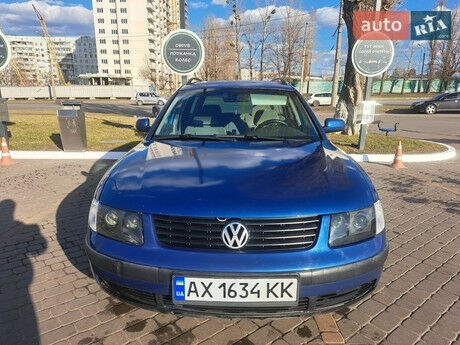 Фольксваген Пассат 1998 року Volkswagen Passat 1998 року