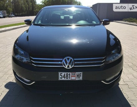 Volkswagen Passat 2014 року