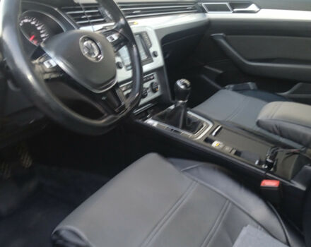 Volkswagen Passat 2015 года - Фото 6 авто