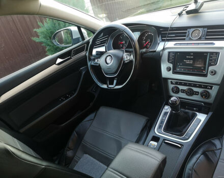 Volkswagen Passat 2015 года - Фото 8 авто