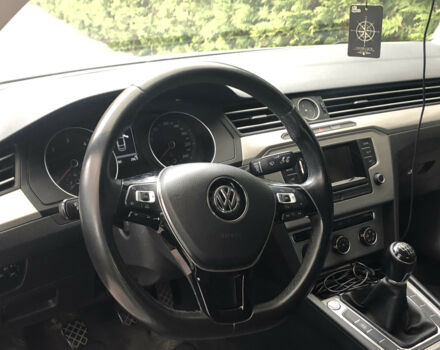 Volkswagen Passat 2015 года - Фото 2 авто