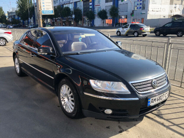 Фольксваген Фаетон 2006 року Volkswagen Phaeton 2006 року