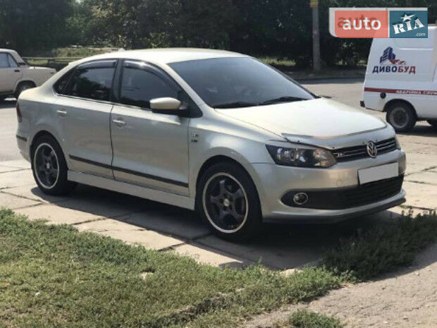 Volkswagen Polo 2012 року