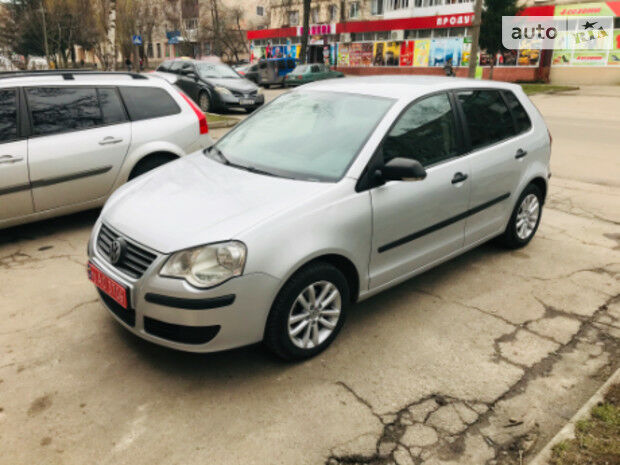 Фольксваген Поло 2009 года Volkswagen Polo 2009 года
