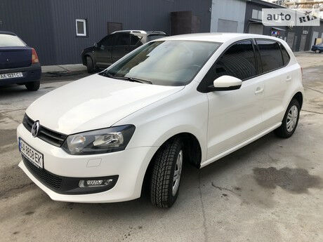 Фольксваген Поло 2013 года Volkswagen Polo 2013 года
