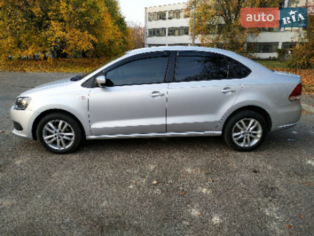 Volkswagen Polo 2011 року