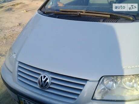 Фольксваген Шаран 2001 року Volkswagen Sharan 2001 року
