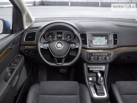 Фольксваген Шаран 1997 року Volkswagen Sharan 1997 року