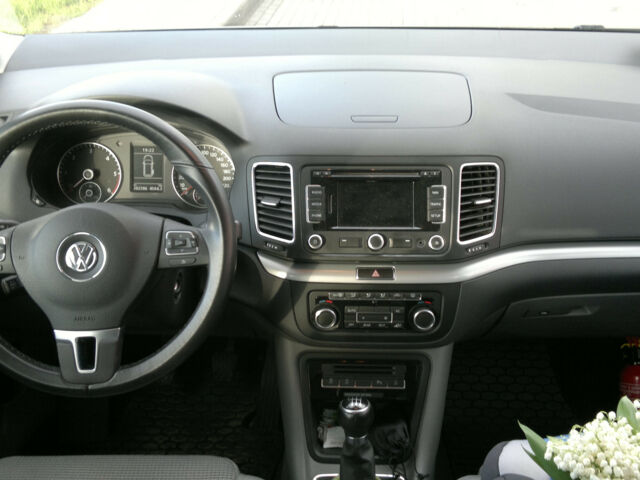 Volkswagen Sharan 2011 года