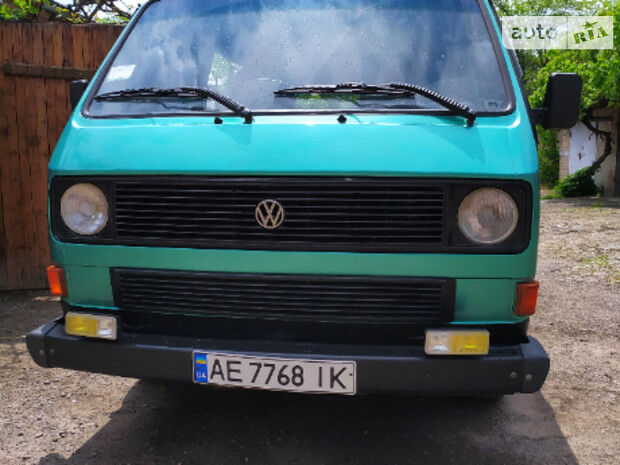 Volkswagen T3 (Transporter) груз-пасс. 1981 года