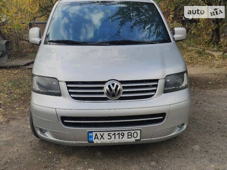 Volkswagen T5 (Transporter) пасс. 2005 року