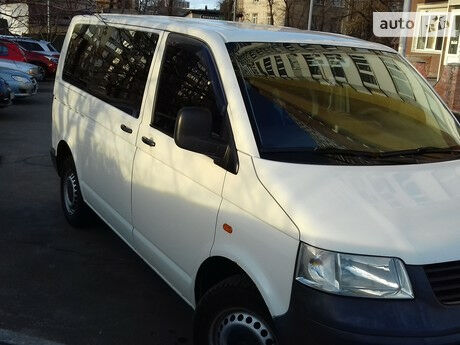 Volkswagen T5 (Transporter) пасс. 2004 года