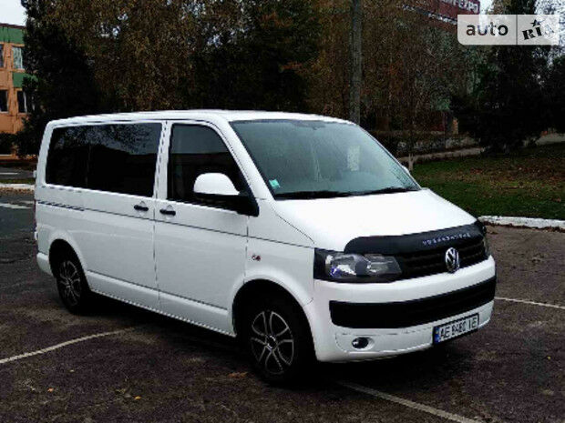 Volkswagen T5 (Transporter) пасс. 2010 року