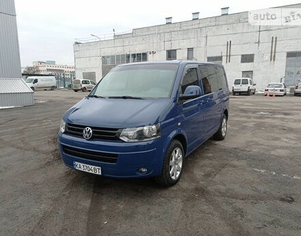 Фото на відгук з оцінкою 3.6   про авто Volkswagen T5 (Transporter) пасс. 2010 року випуску від автора “Александрович” з текстом: Машина хорошая, надёжная, экономичная. Недорогая в обслуживание. Большой багажник.