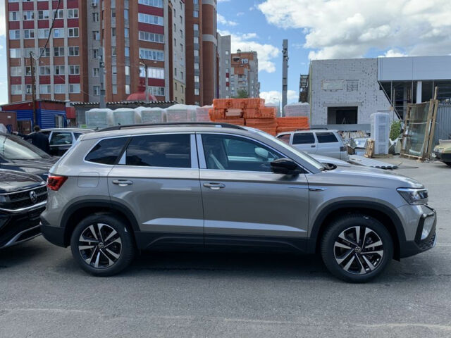 Volkswagen Taos 2021 року