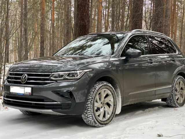 Volkswagen Tiguan 2021 года