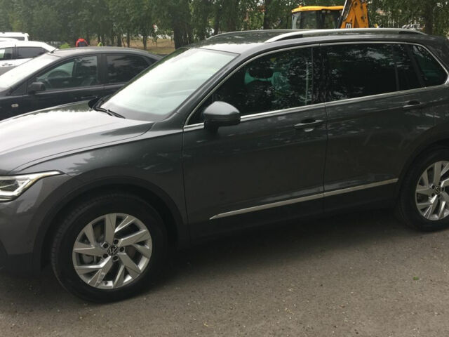 Volkswagen Tiguan 2021 года