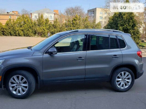 Volkswagen Tiguan 2010 року