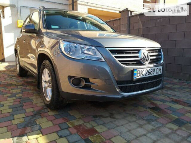 Volkswagen Tiguan 2010 року