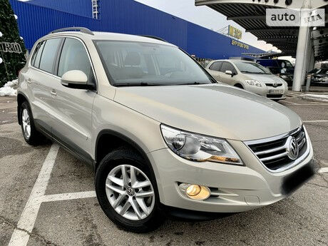 Фольксваген Тигуан 2011 года Volkswagen Tiguan 2011 года