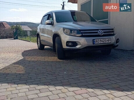 Volkswagen Tiguan 2012 года