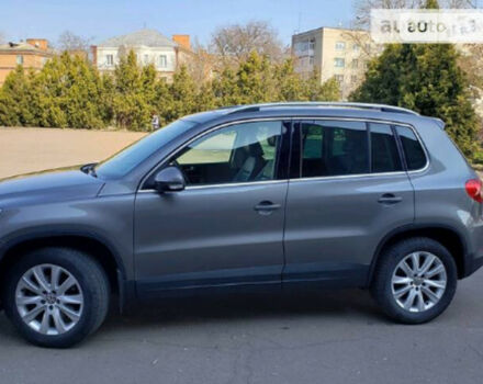 Volkswagen Tiguan 2010 года - Фото 2 авто