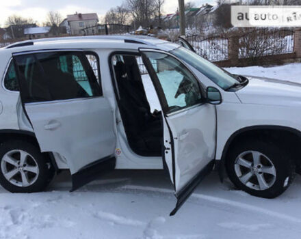 Volkswagen Tiguan 2011 года - Фото 8 авто