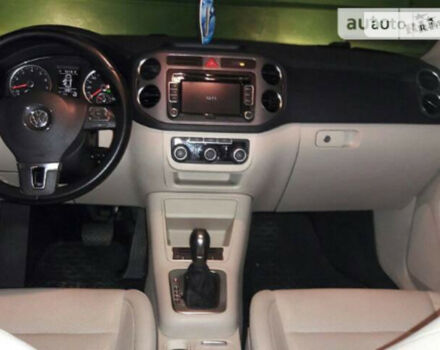 Volkswagen Tiguan 2010 года - Фото 2 авто