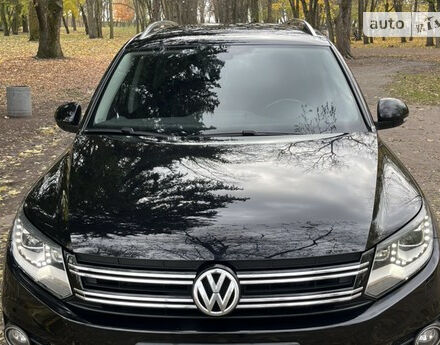 Отзыв о Volkswagen Tiguan 2013 года выпуска Фото на отзыв с оценкой 3.4 о Volkswagen Tiguan 2013 году выпуска от автора "Валерий Поштар" с текстом: тігуан це гольф на ходулях, абсолютно недоречний автомобіль на повному приводі , це викидиш марке...